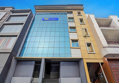 FabHotel Red Apple II