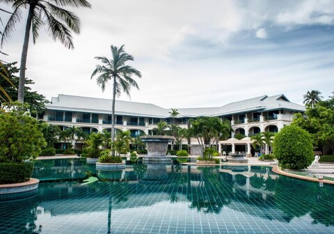 Phi Phi Island Cabana Hotel