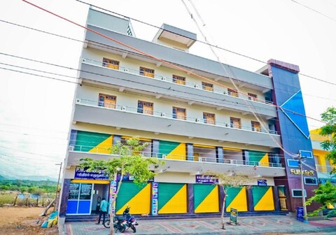 Hotel Elite Crown Luxury Inn