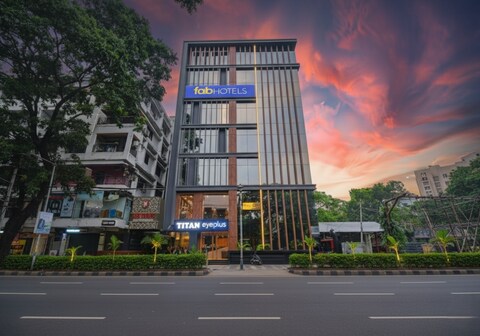 FabHotel Prime Kzar Corporate | Budget Stay Near Park Street