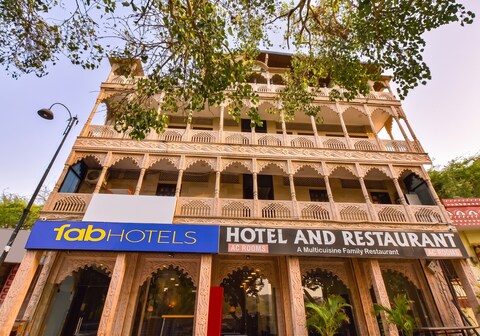 FabHotel Moon Stone, Near Jawahar Circle - World Trade Park