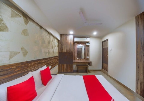 Serenity Inn Porur