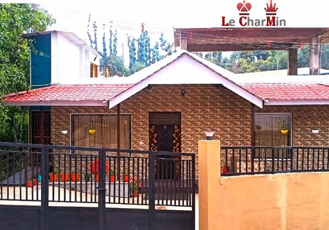 Le Charmin Homestay | Rooms & Caretaker