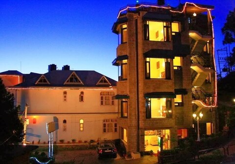 Kasauli Regency (Hangout-Rooftop Bar & Lounge)