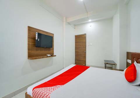 Hotel O Lalit And Marriage Garden