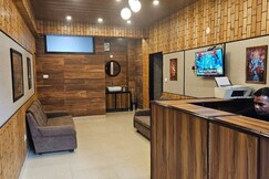 Hotel New Adarsh - A Mall Road Hotel, Manali Hotel New Adarsh - A Mall Road Hotel, Manali