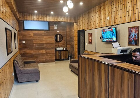 Hotel New Adarsh - A Mall Road Hotel