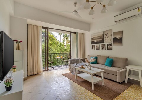 tisyastays | New House 1BHK Apartment with Infinity Pool, 5mins to beach