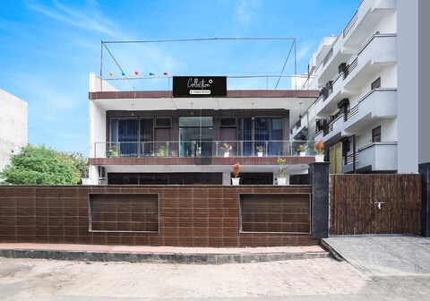 Collection O Sector 122 Noida