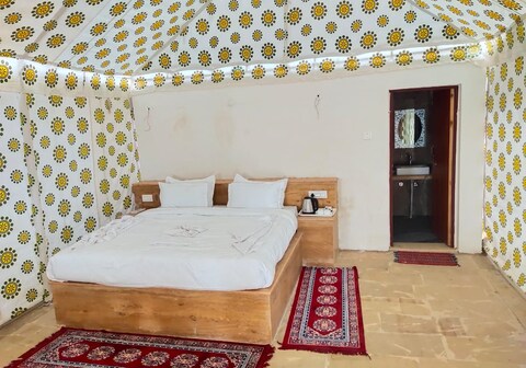 Jaisalamer Desert Holiday Camp