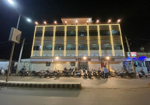 Thakar Hotel
