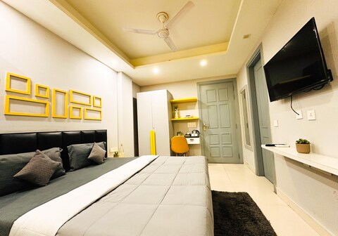 Housr Sector 38 Near Medanta Hospital