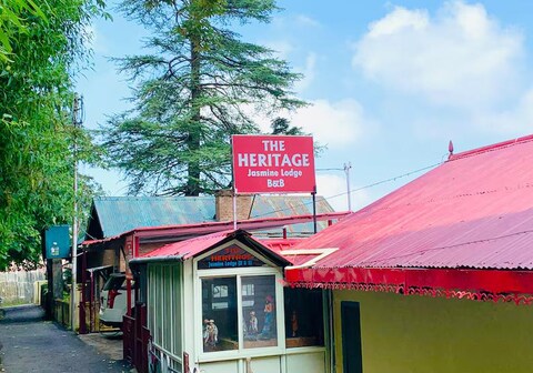 The Heritage jasmine lodge Bed and Breakfat