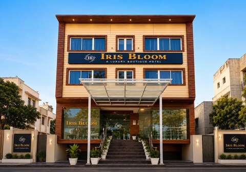 Hotel Iris Bloom- 2 KM from Shimla Highway