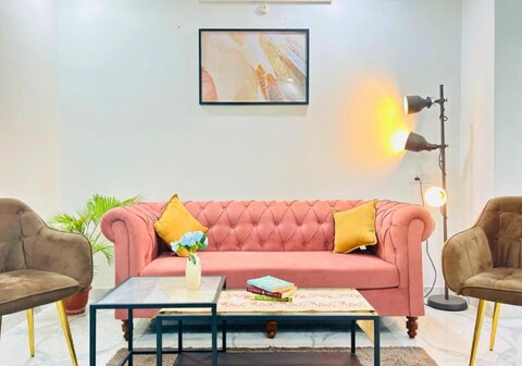 Serene 3BHK Upscale Apt in CityCenter by SeraiStays