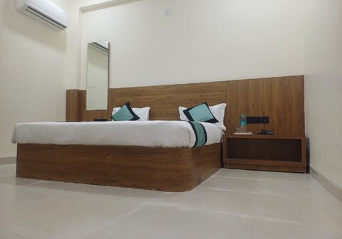 Hotel Soni - A Unit Of Jay Maa Bayan Group Of Hotels