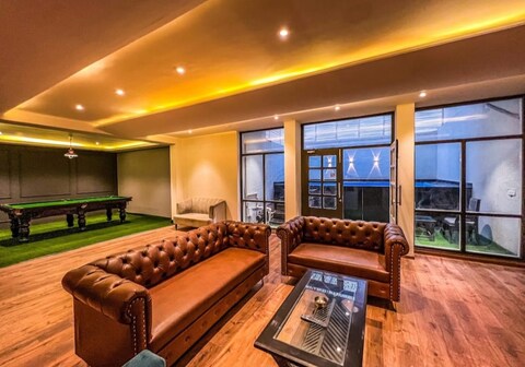 Highland height pool pod