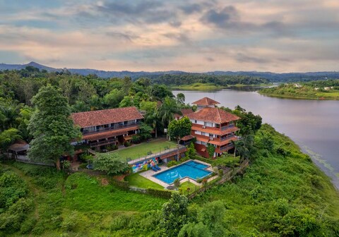 Vistara Resort