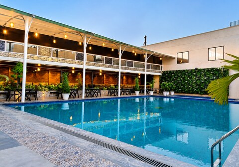 Aceotel Resort 7th Cloud, Indore