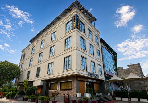 Hotel Cloud 9