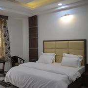 Hotel Maheshwar Palace, Haridwar Hotel Maheshwar Palace, Haridwar