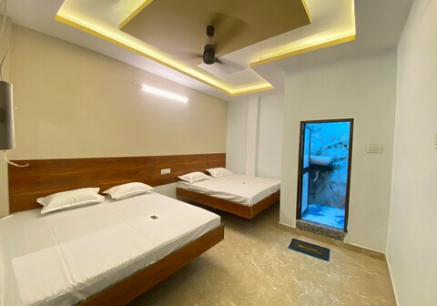 The Vashu Grand