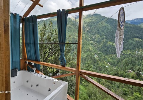Galaxy Treehouse with Private Jacuzzi