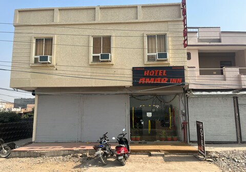 Hotel Amar Inn