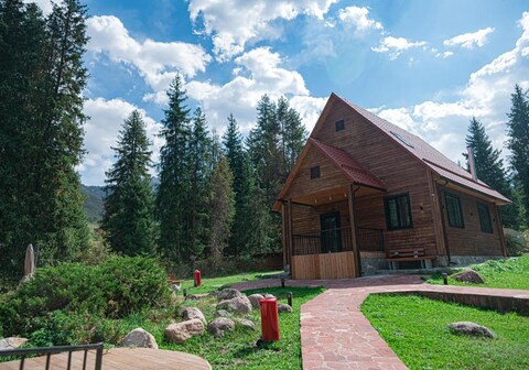 E'den Mountain House