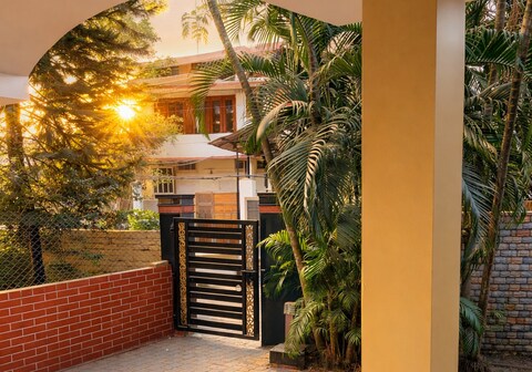 Leafyinn Homestays Zooroad