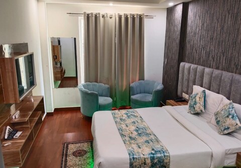 Hotel Royal Palace, Paschim Vihar