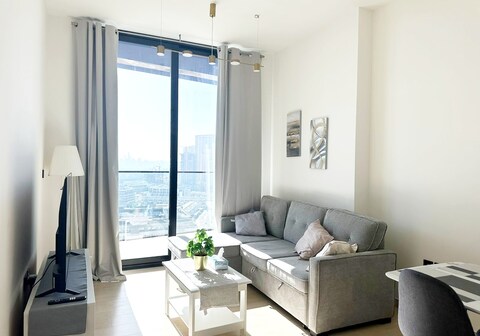 Stylish 1-BR Fully Furnished Apartment