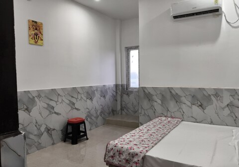 R R Hotel