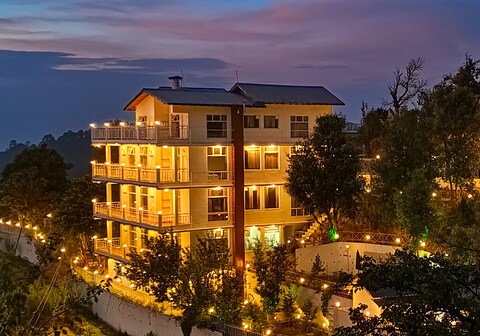 The Crosswoods Three | Serene Views Stay