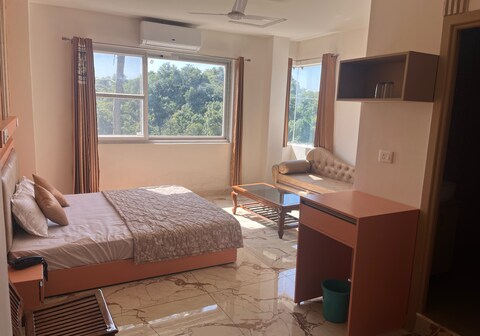 Mansuri Hotel and Restaurant