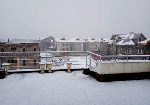 Serene Villa with beautiful view of Glaciers