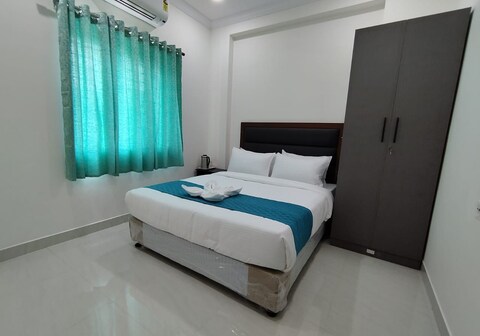 Residence Retreat | 1-Bhk Apartment Near DLF Cyber City