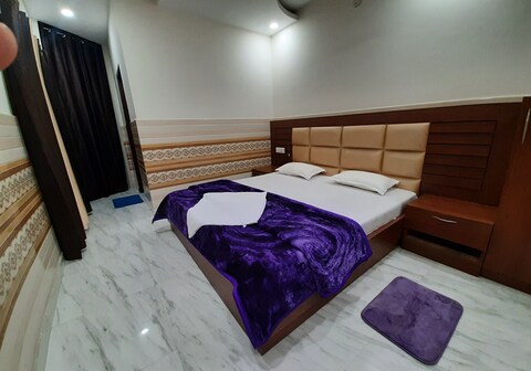 Hotel Abrol Residency