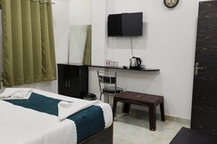 MARUTI ( P) GUEST HOUSE, Varanasi MARUTI ( P) GUEST HOUSE, Varanasi