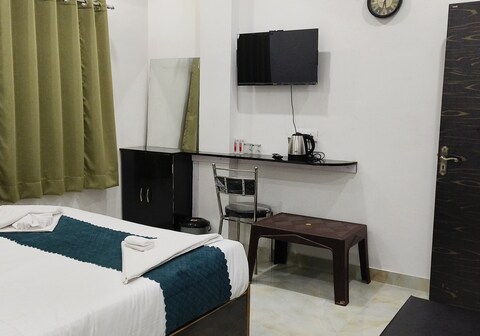 MARUTI ( P) GUEST HOUSE