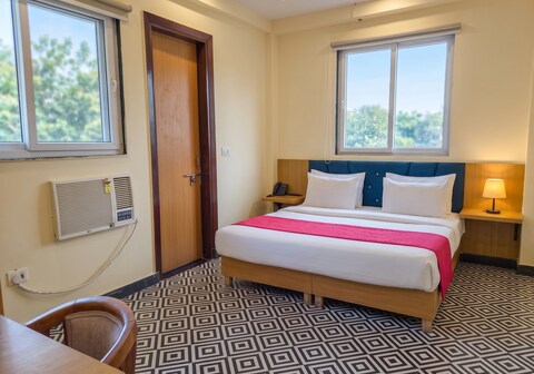 OnlyStay Snap Hotel