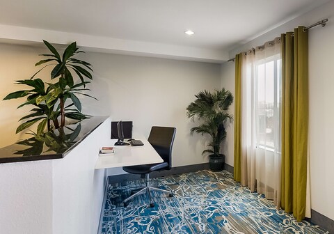 Best Western Douglas Inn & Suites