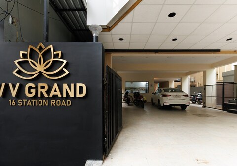 V V GRAND