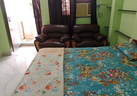 Studio Apartment with Kitchen