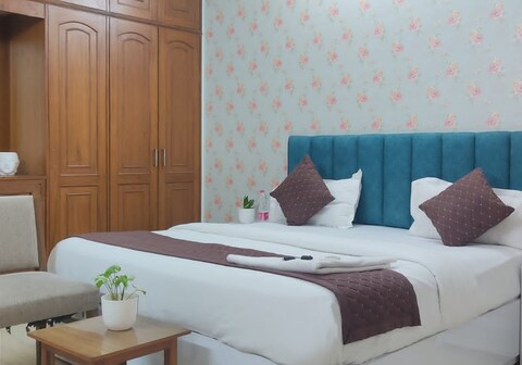 Hotel Soft Petal Residency Near Delhi Airport