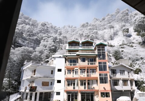 Hotel Kasauli Peak View