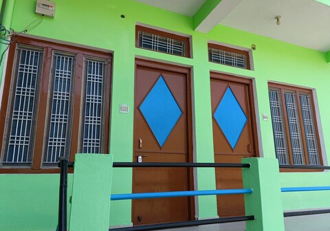 Gujrati Marwari Cottage by StayApart