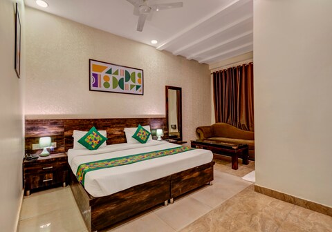 Treebo Riddhi Paradise - 15 mins from Airport