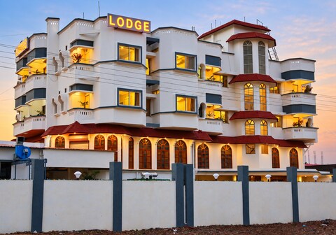 Hotel Dhanashree