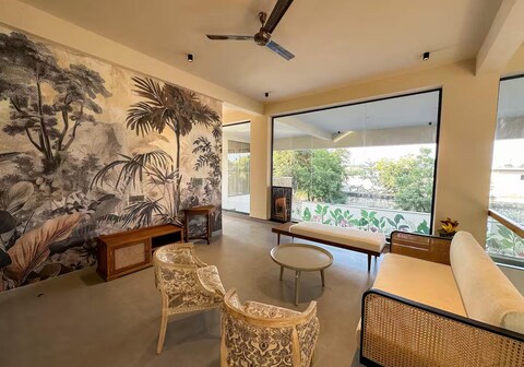 Downtown Oasis lux pool villa